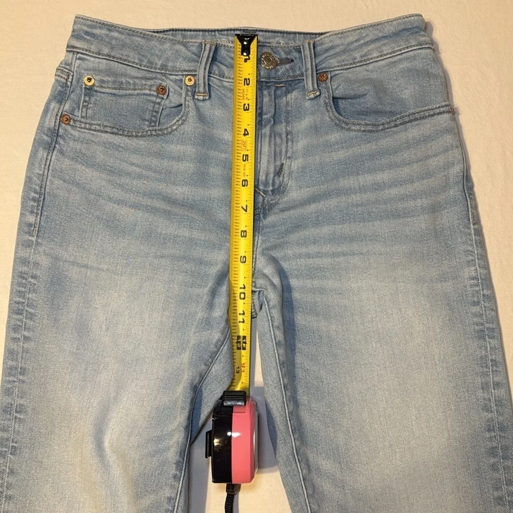 American Eagle Outfitters Men's Athletic Fit Light Wash Jeans Size 28x32 NWOT